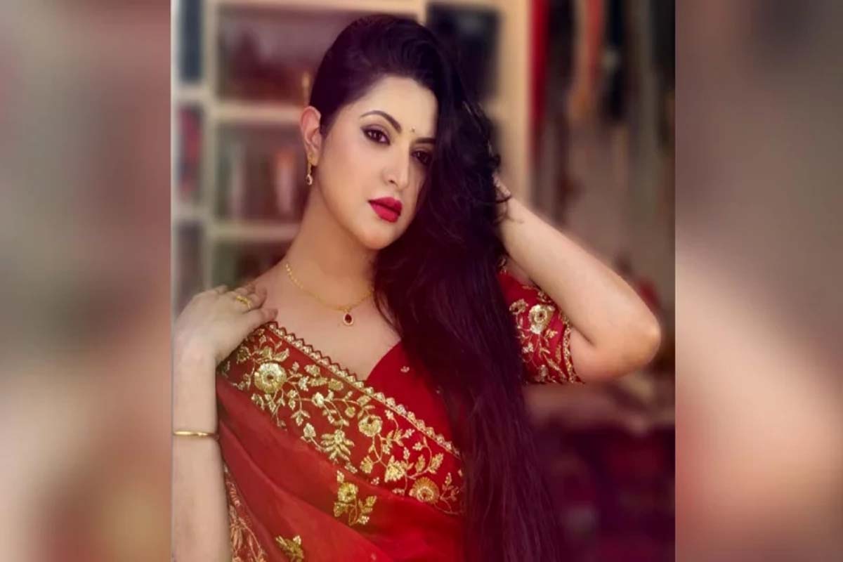 পরীমণির চাওয়া ‘কলকাতায় ছয় মাস, বাংলাদেশে ছয় মাস’