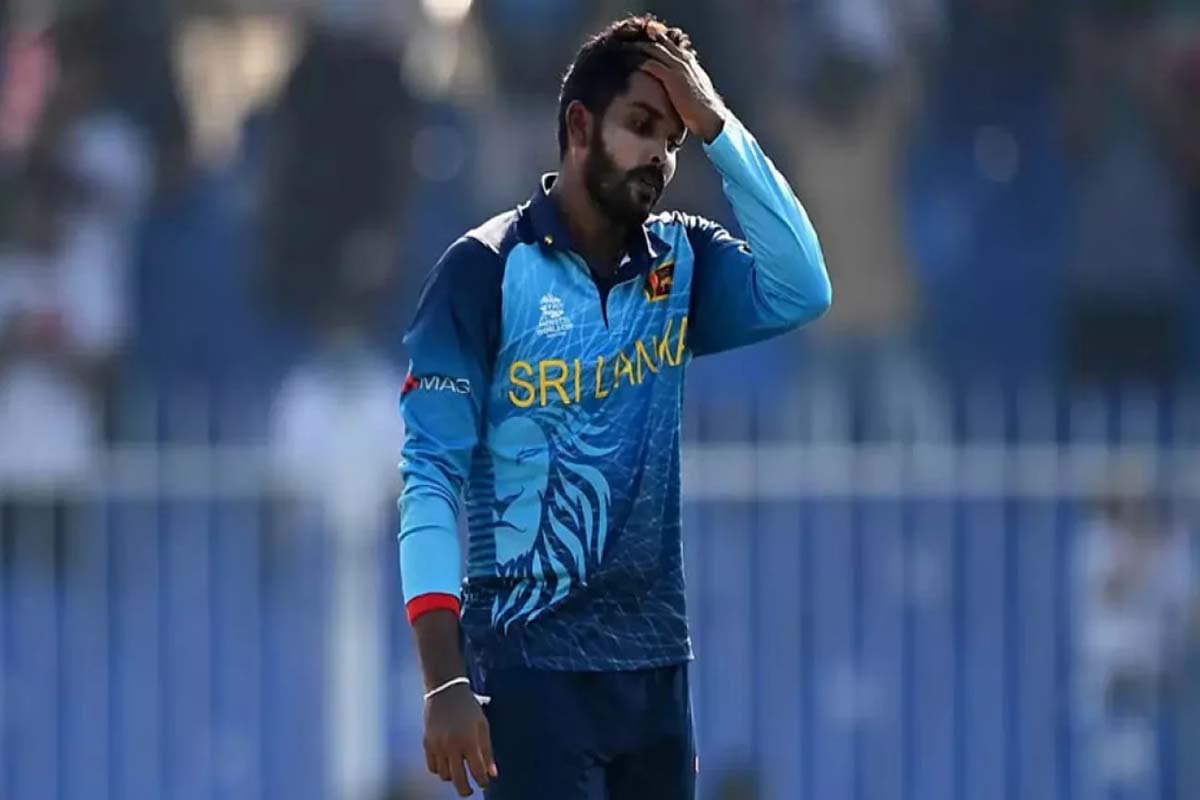 আইপিএল থেকে ছিটকে গেলেন হাসারাঙ্গা