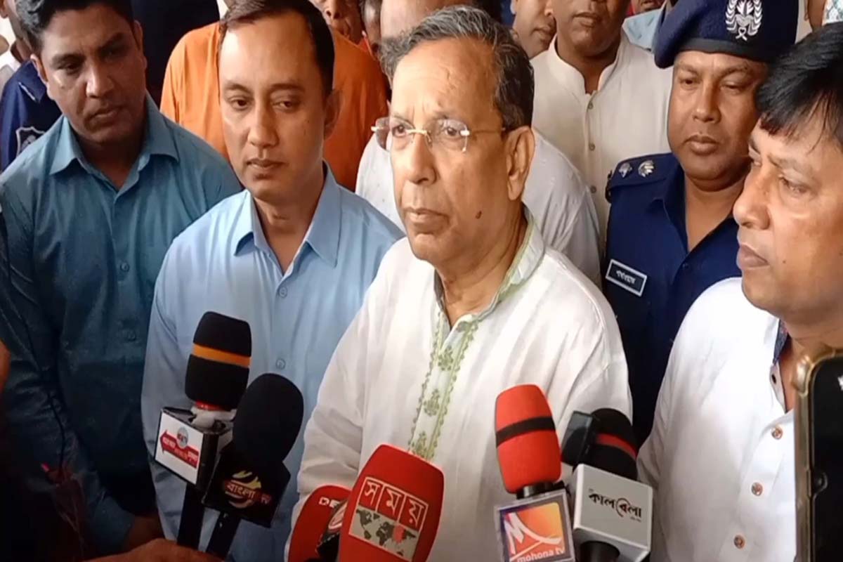 বিএনপি অস্তিত্ব হারিয়ে এখন আবোল-তাবোল বকছে : আইনমন্ত্রী