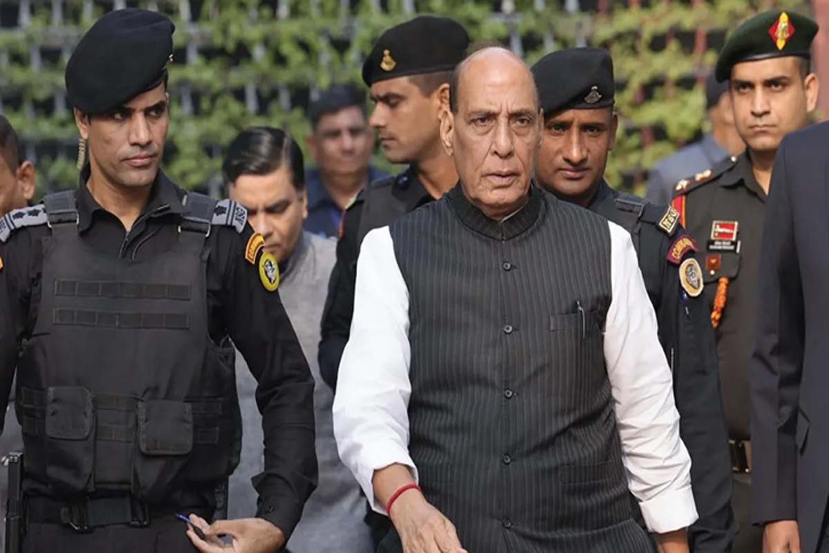 পাকিস্তানে ঢুকে মেরে আসবো: ভারতীয় প্রতিরক্ষামন্ত্রী