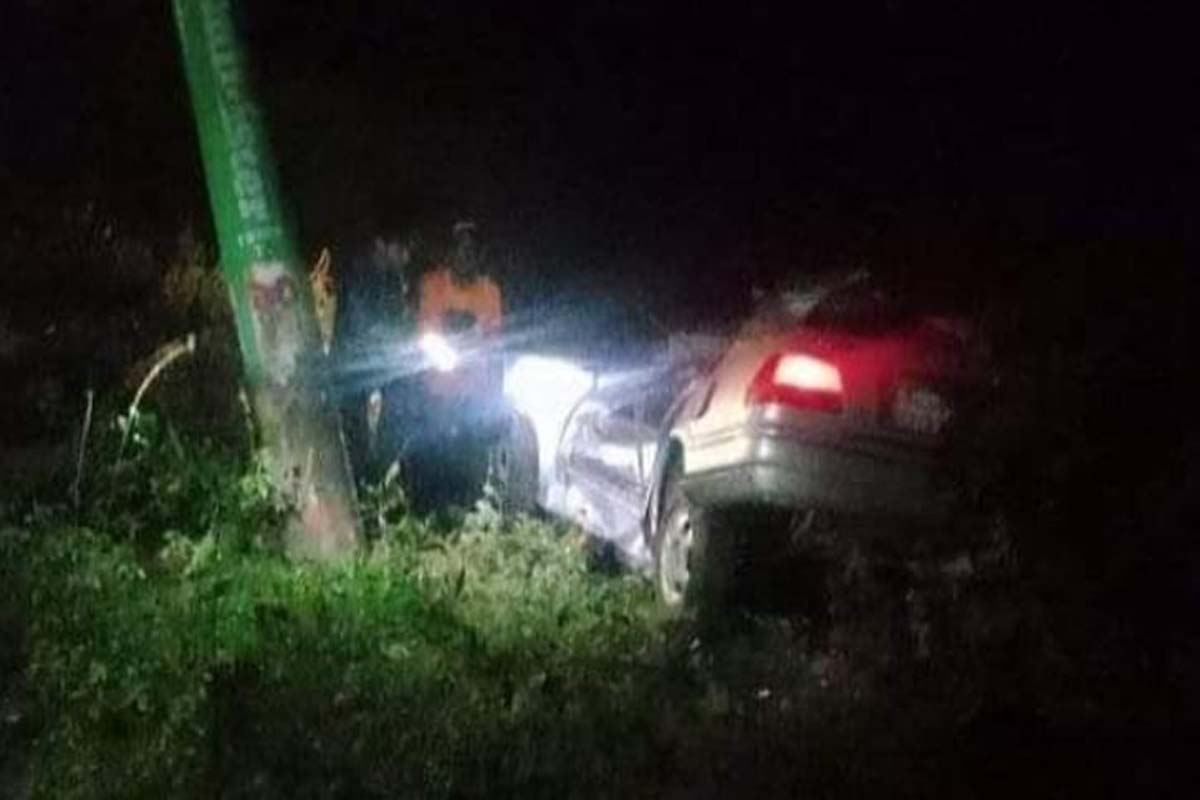 সিলেটে ট্রাকের ধাক্কায় প্রাইভেটকার ব্রিজের নিচে, নিহত ১