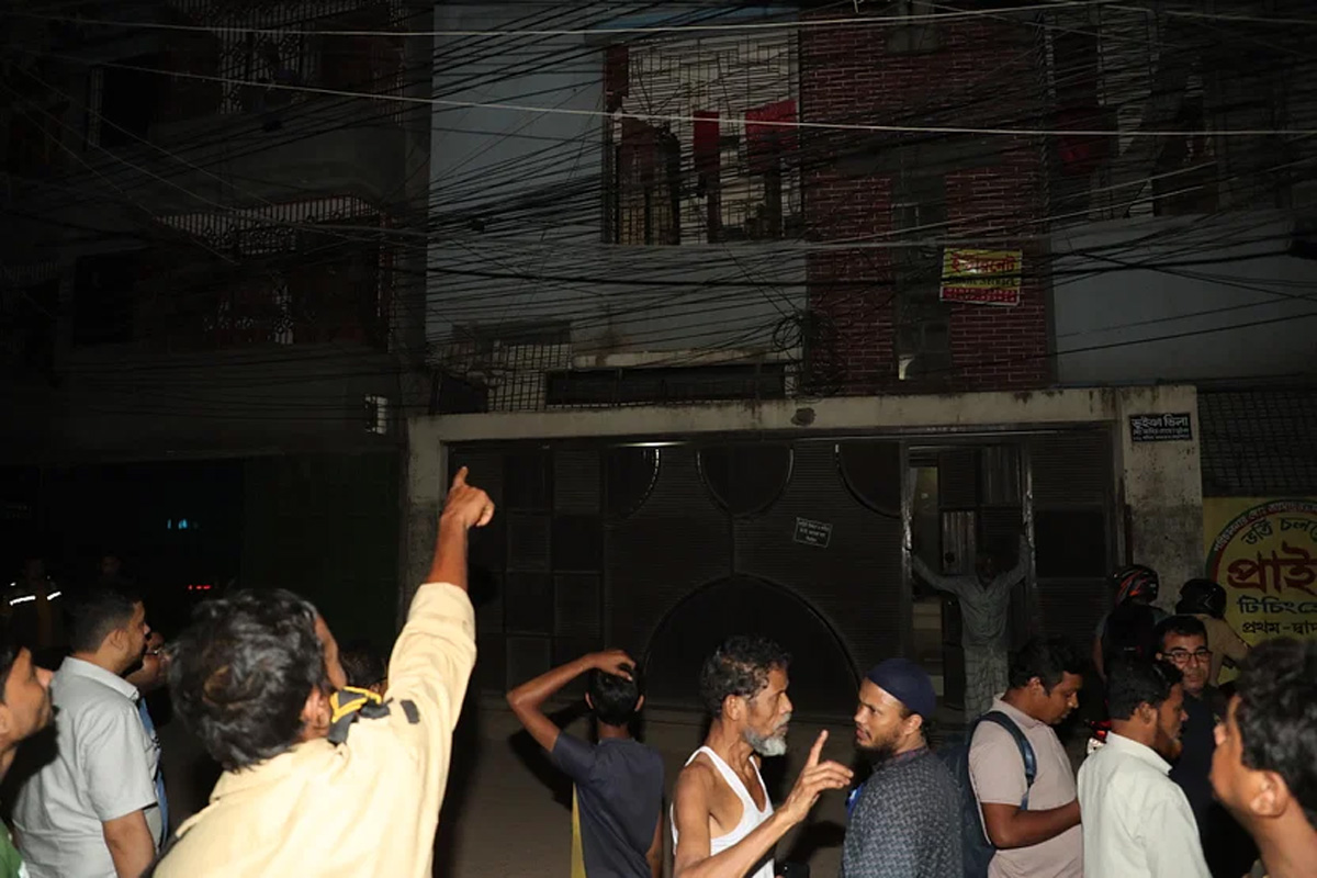 আগারগাঁওয়ের বাসায় বাবা-ছেলের মরদেহ, মেয়েকেও গুরুতর অবস্থায় উদ্ধার