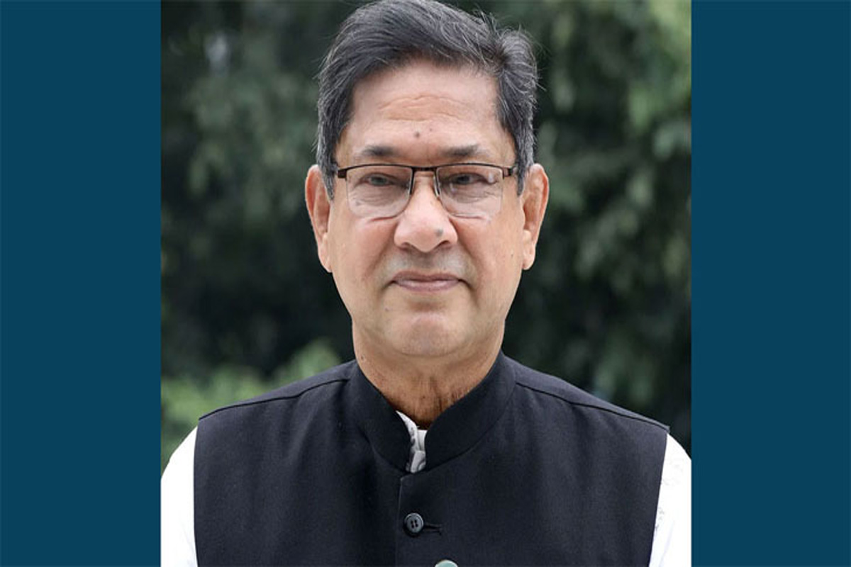 পুলিশ ফাঁড়িতে যুবলীগ-ছাত্রলীগ নেতাদের পিটিয়ে ছেলেকে নিয়ে গেলেন এমপি