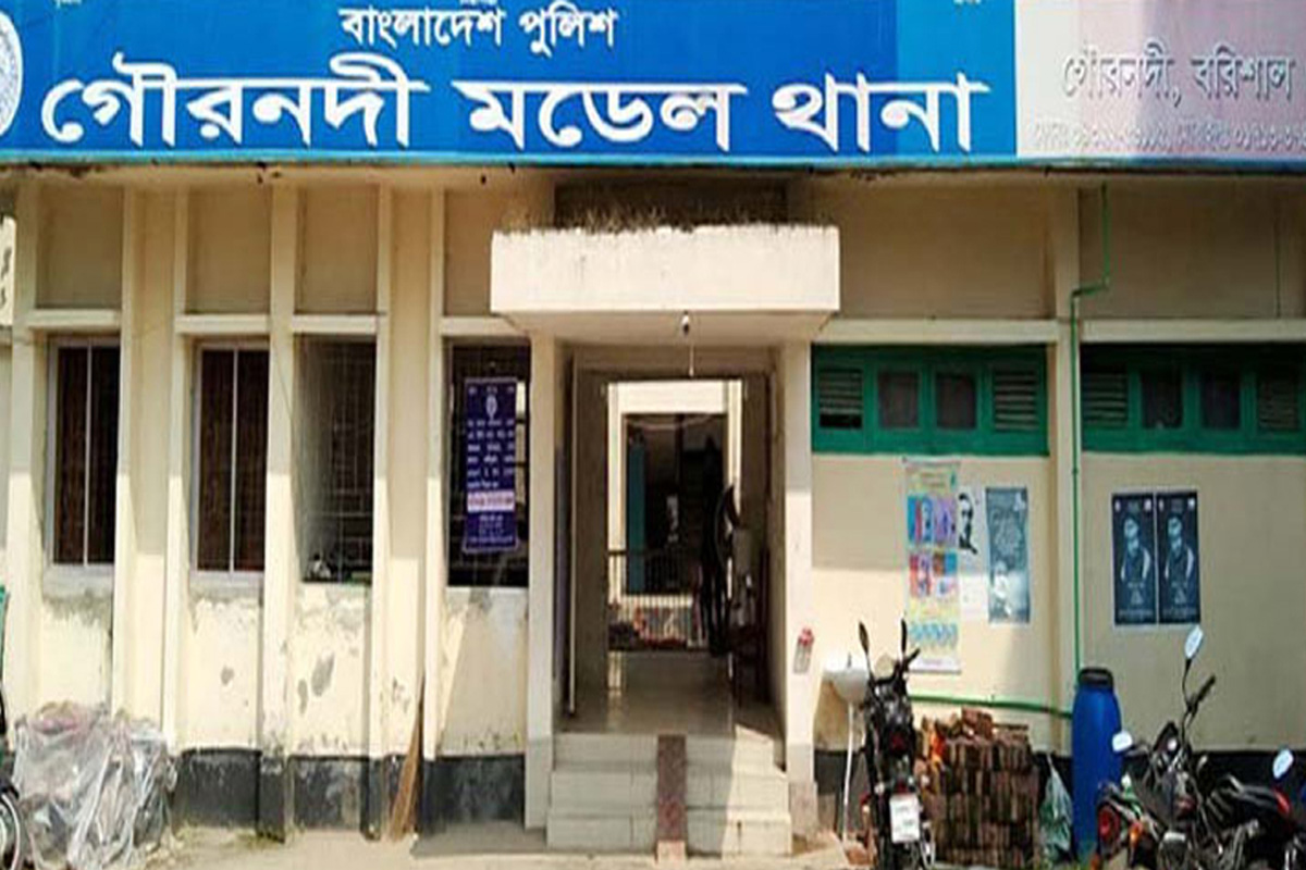 গৌরনদীতে বাসচাপায় প্রাণ হারালেন শ্যালক-দুলাভাই
