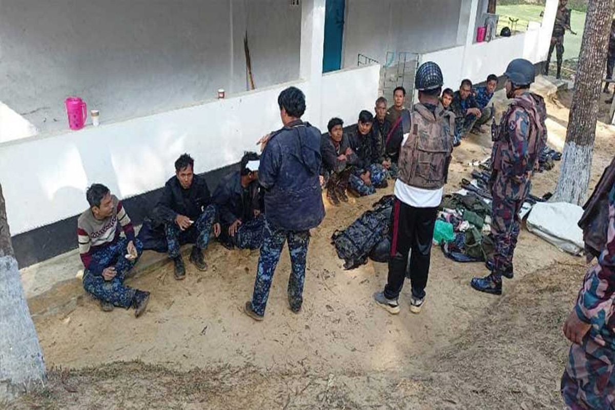 মিয়ানমার থেকে পালিয়ে এলেন আরও ১৩ বিজিপি সদস্য