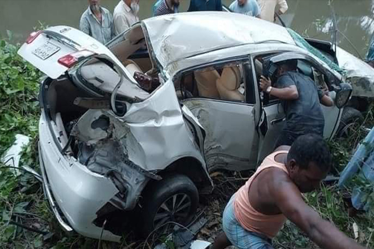 ফেনীতে পৃথক সড়ক দুর্ঘটনায় দুই তরুণের মৃত্যু