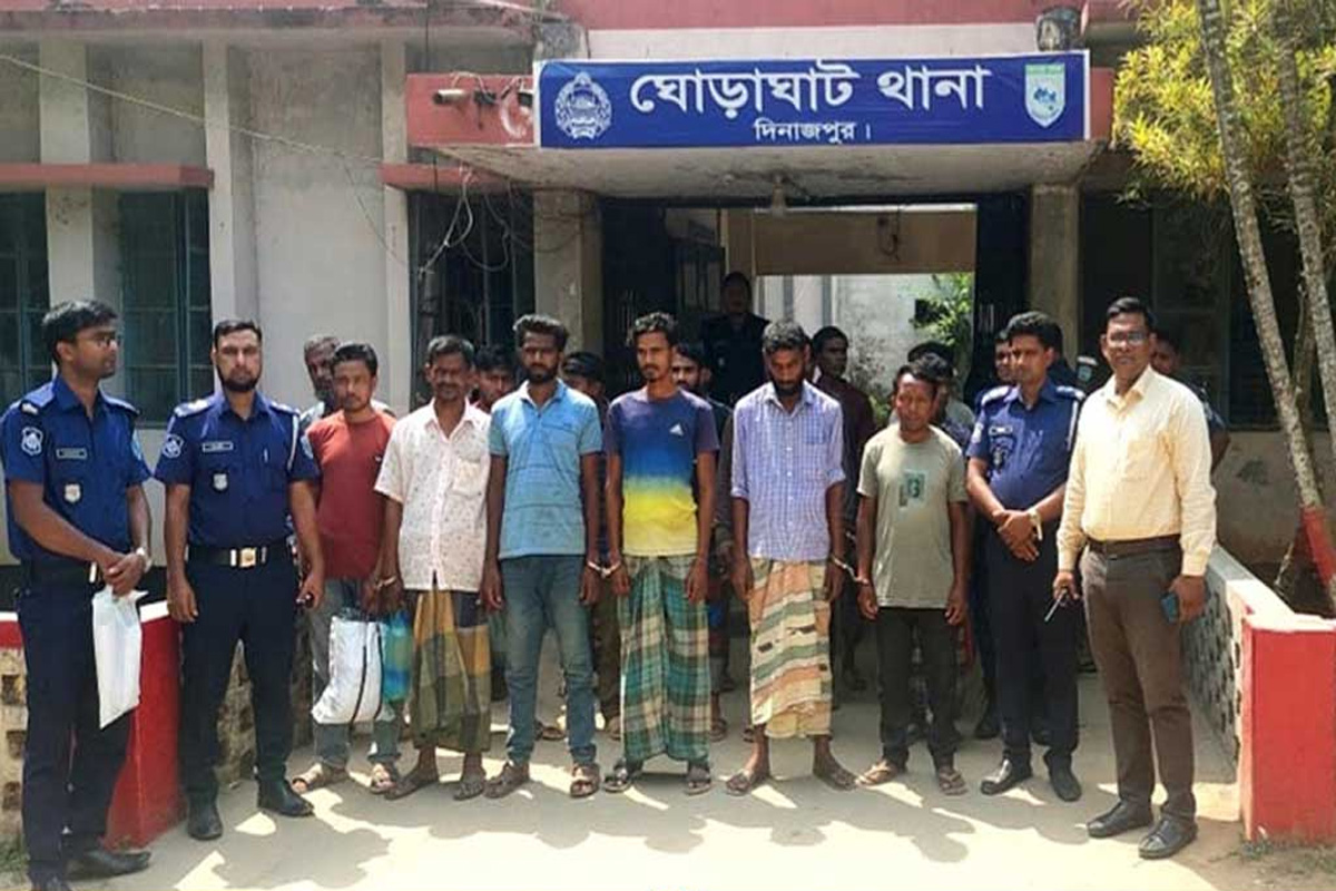 ঘোড়াঘাটে মাদকবিরোধী অভিযানে আটক ২০