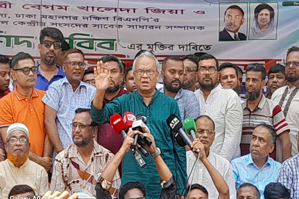 সরকার চোরাবালির উপর দাঁড়িয়ে, পতন অনিবার্য: রিজভী