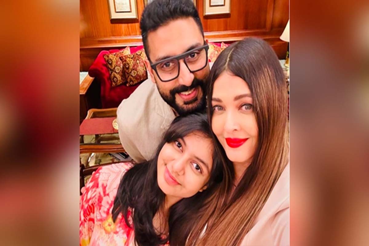 বিচ্ছেদের গুঞ্জন উড়িয়ে ফের একফ্রেমে অভিষেক-ঐশ্বরিয়া বিচ্ছেদের গুঞ্জন উড়িয়ে ফের একফ্রেমে অভিষেক-ঐশ্বরিয়া