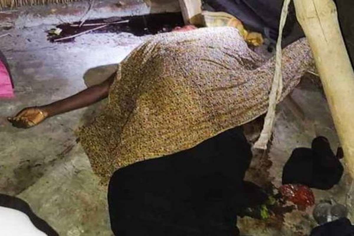 নড়াইলে গৃহবধূর গলাকাটা মরদেহ উদ্ধার