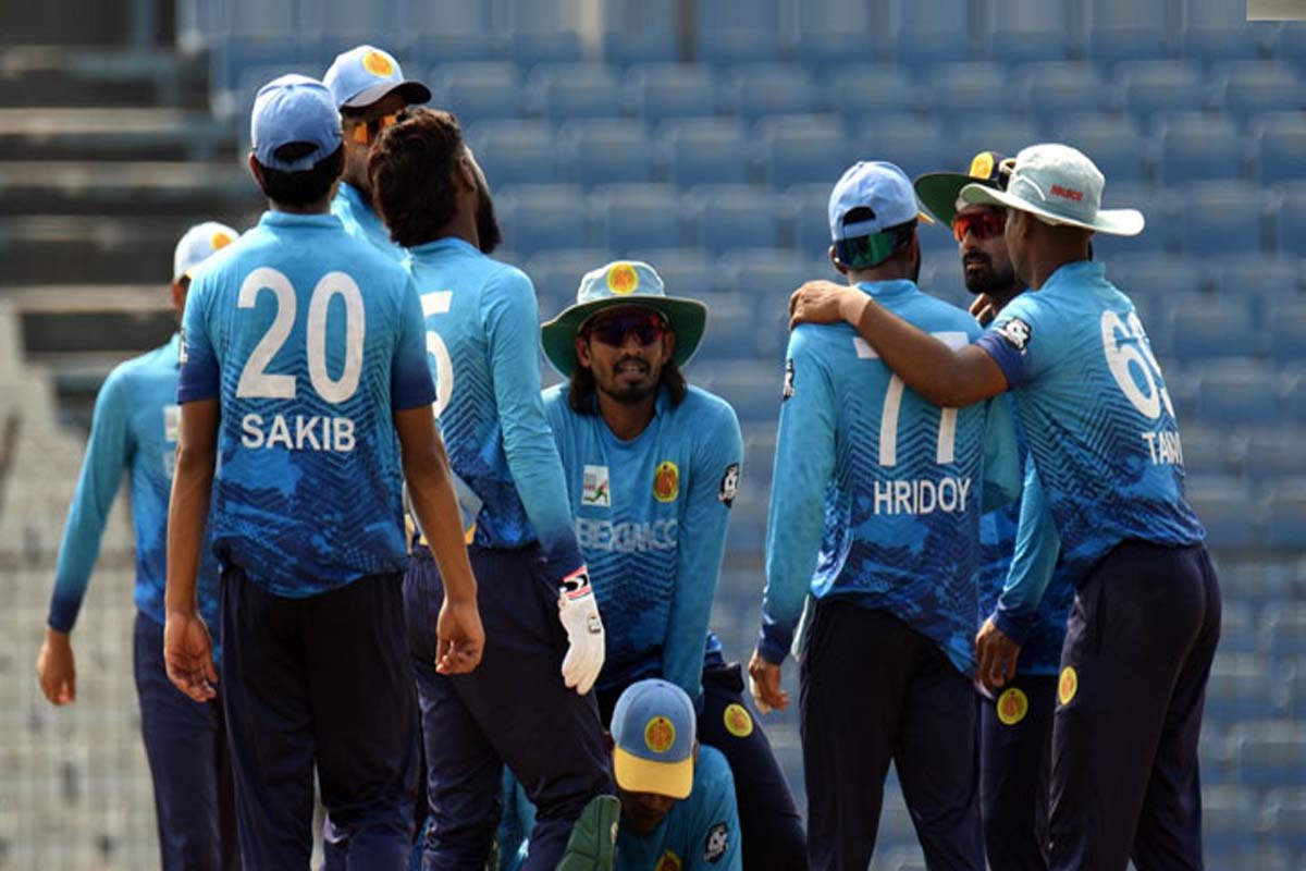 আবাহনীর জন্য জাতীয় দলের তিন ক্রিকেটারকে ছাড়ছে বিসিবি