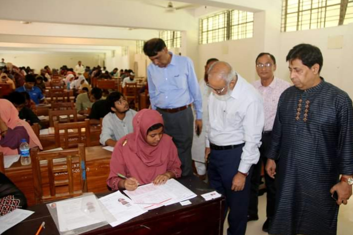ইবিতে ‘বি’ ইউনিটের গুচ্ছ ভর্তি পরীক্ষা অনুষ্ঠিত