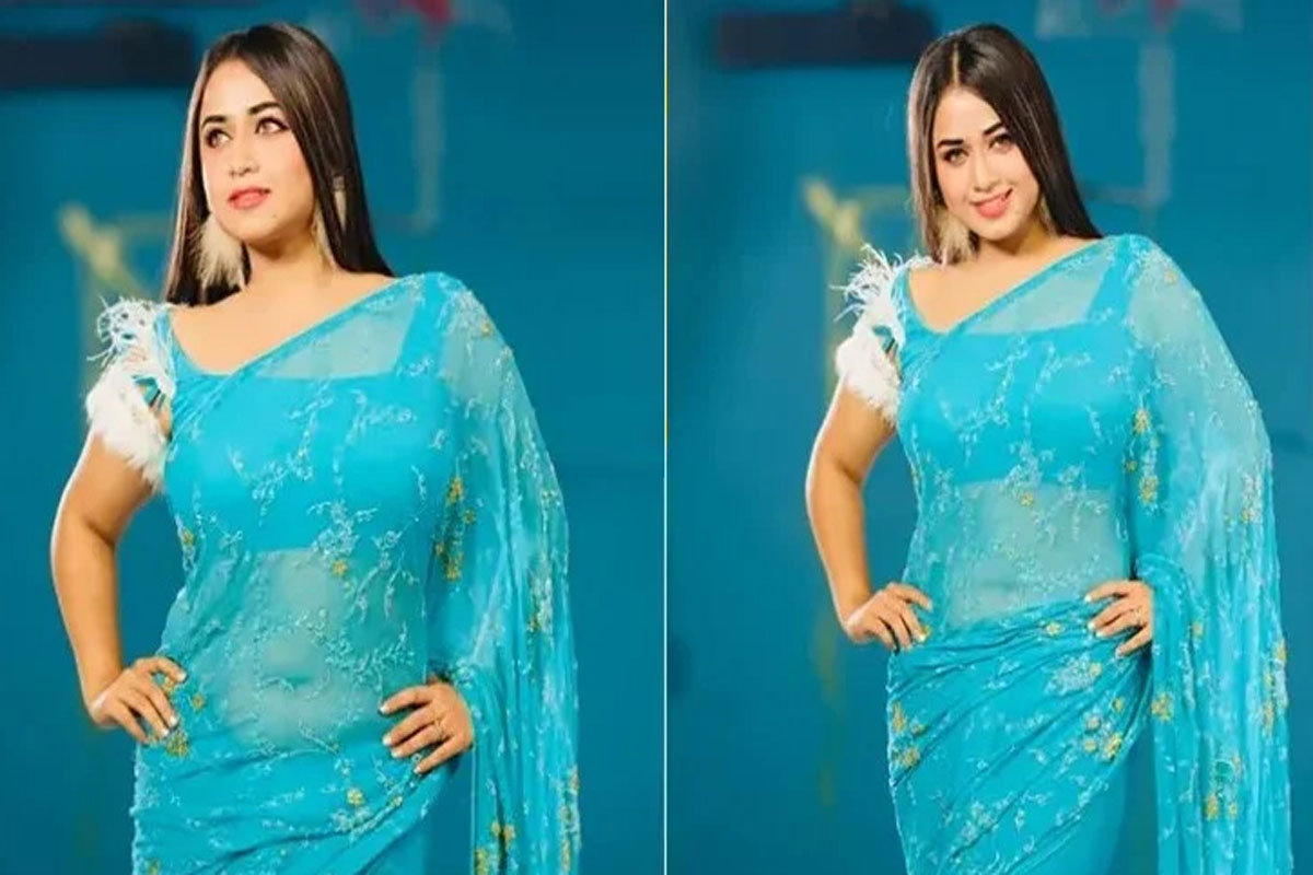 ‘কেউ ফোন দেবেন না, আমি অসুস্থ’