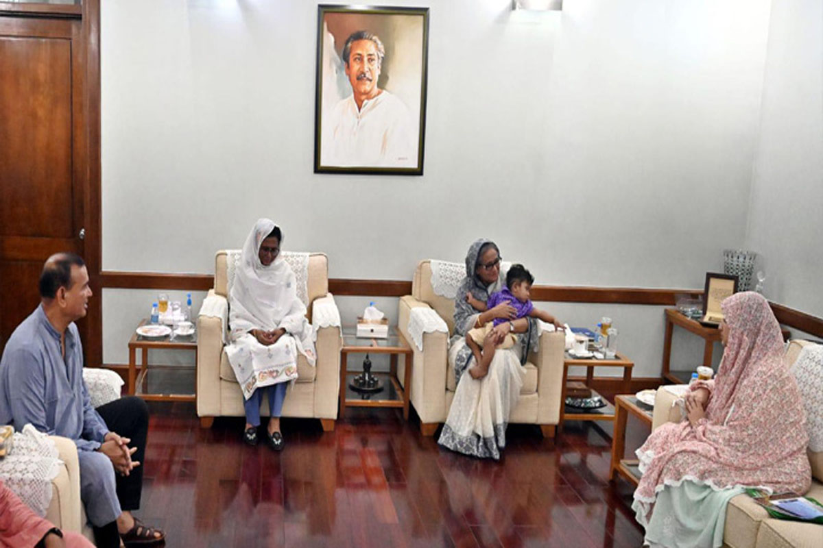 প্রধানমন্ত্রীর সঙ্গে সাক্ষাৎ করেছে জাওয়াদের পরিবার