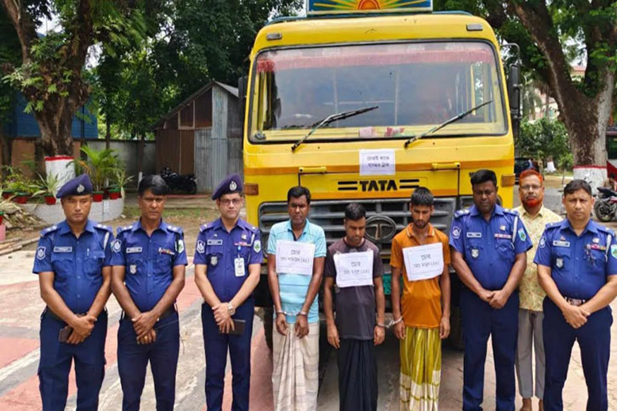 চুরি হওয়া ধানভর্তি ট্রাক উদ্ধার, গ্রেপ্তার ৩