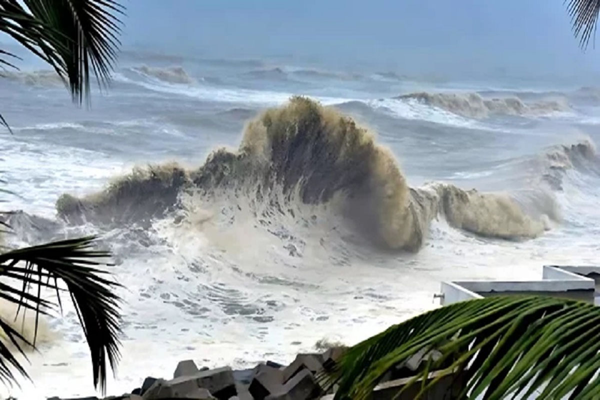 ঘূর্ণিঝড় নিয়ে সর্বশেষ যে তথ্য দিল আবহাওয়া অধিদপ্তর