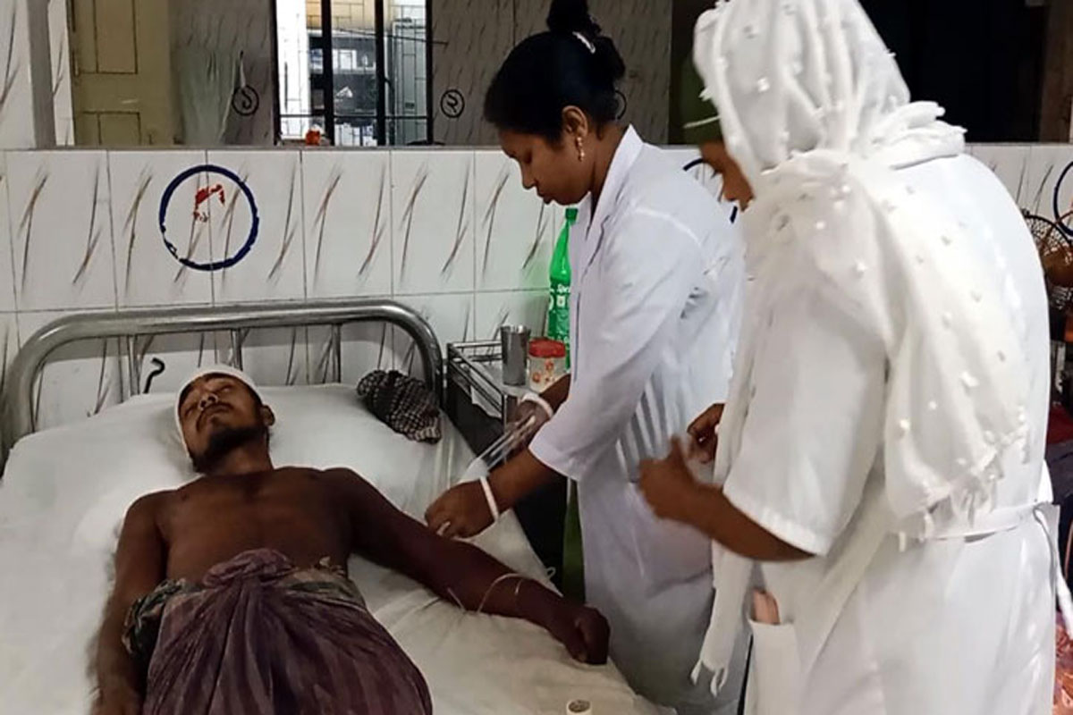 ঝালকাঠিতে চেয়ারম্যান প্রার্থীর ২ কর্মীকে কুপিয়ে জখম