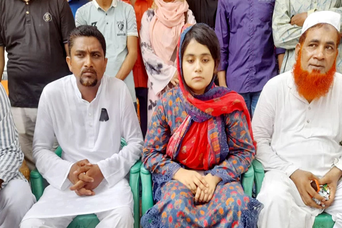 ‘আমি বাবাকে শেষবারের মতো ছুঁয়ে দেখতে চাই’