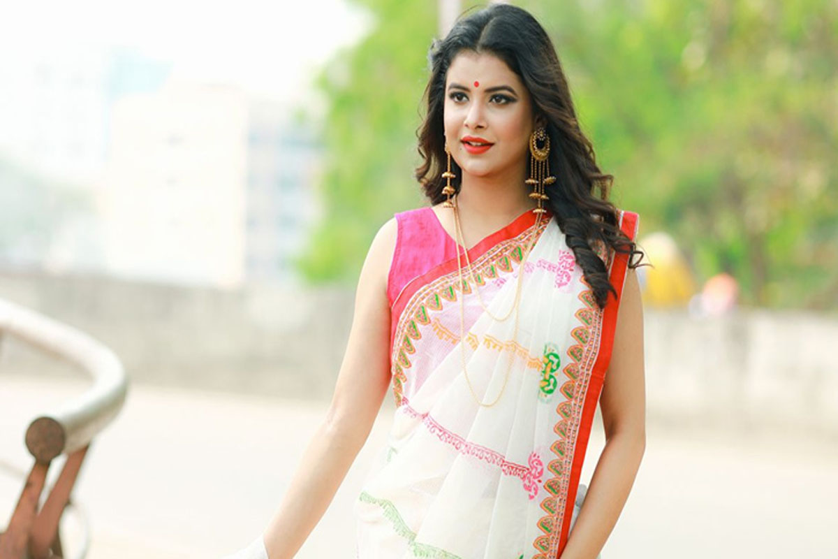 এখান থেকে অনেক দূরে কোথাও চলে যেতে চাই: শবনম ফারিয়া