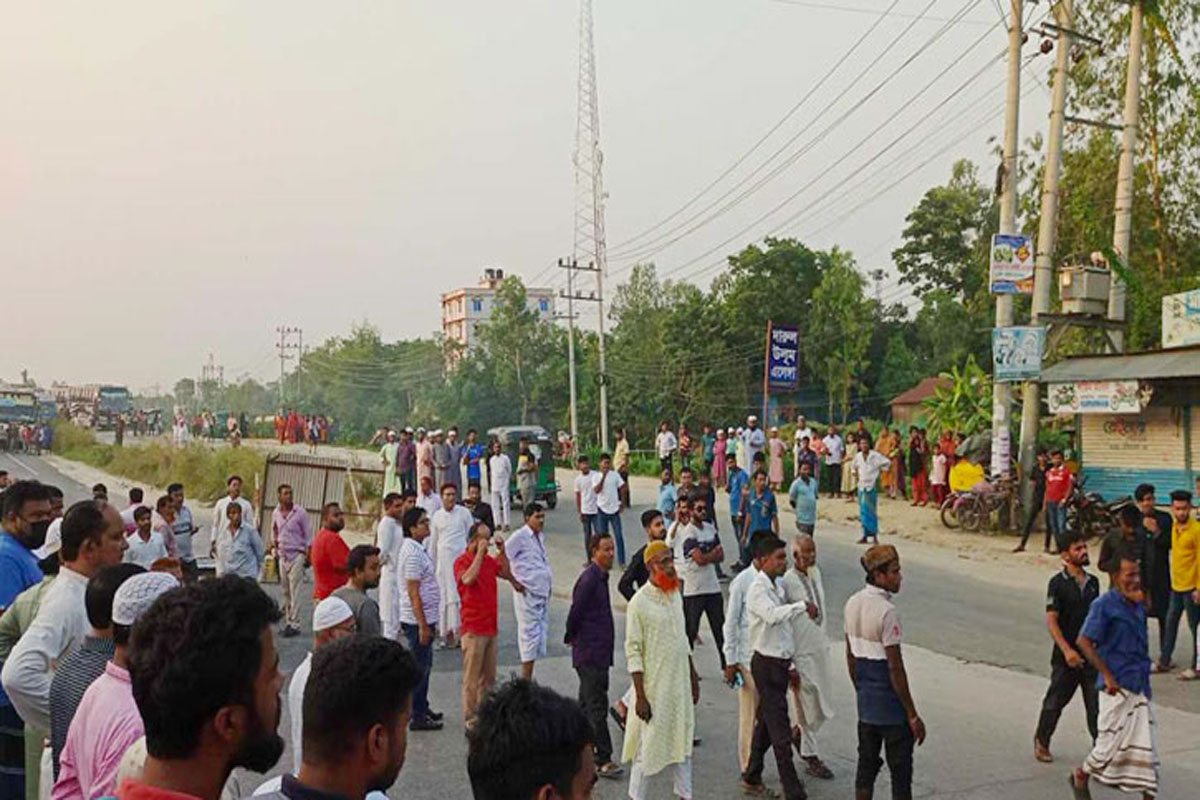 টাঙ্গাইলে আ.লীগ নেতার ওপর হামলা, প্রতিবা‌দে সড়ক অবরোধ