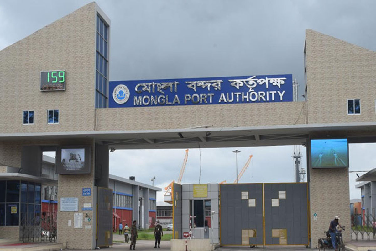 রেমাল মোকাবিলায় প্রস্তুত মোংলা বন্দর, খোলা হয়েছে নিয়ন্ত্রণ কক্ষ