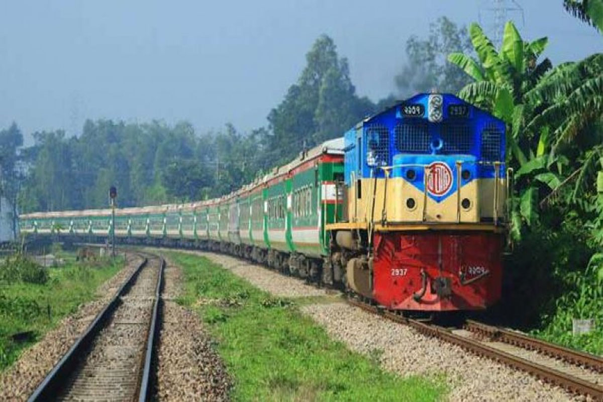 বাস মালিকদের ‘প্রেসক্রিপশনে’ বন্ধ কক্সবাজার স্পেশাল ট্রেন