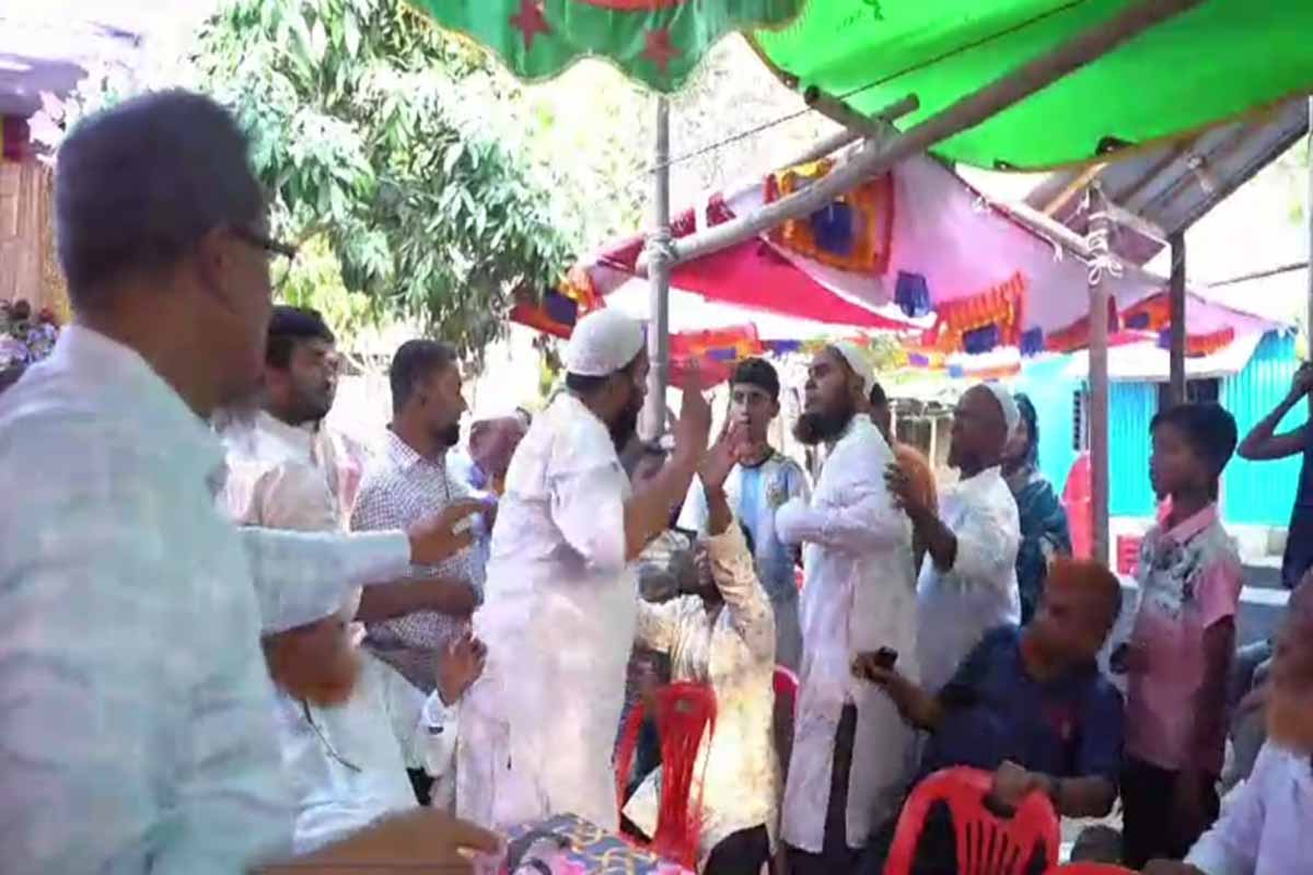 বিয়ে বাড়িতে কাজীর সহকারীকে চর থাপ্পড় মারার ভিডিও ভাইরাল