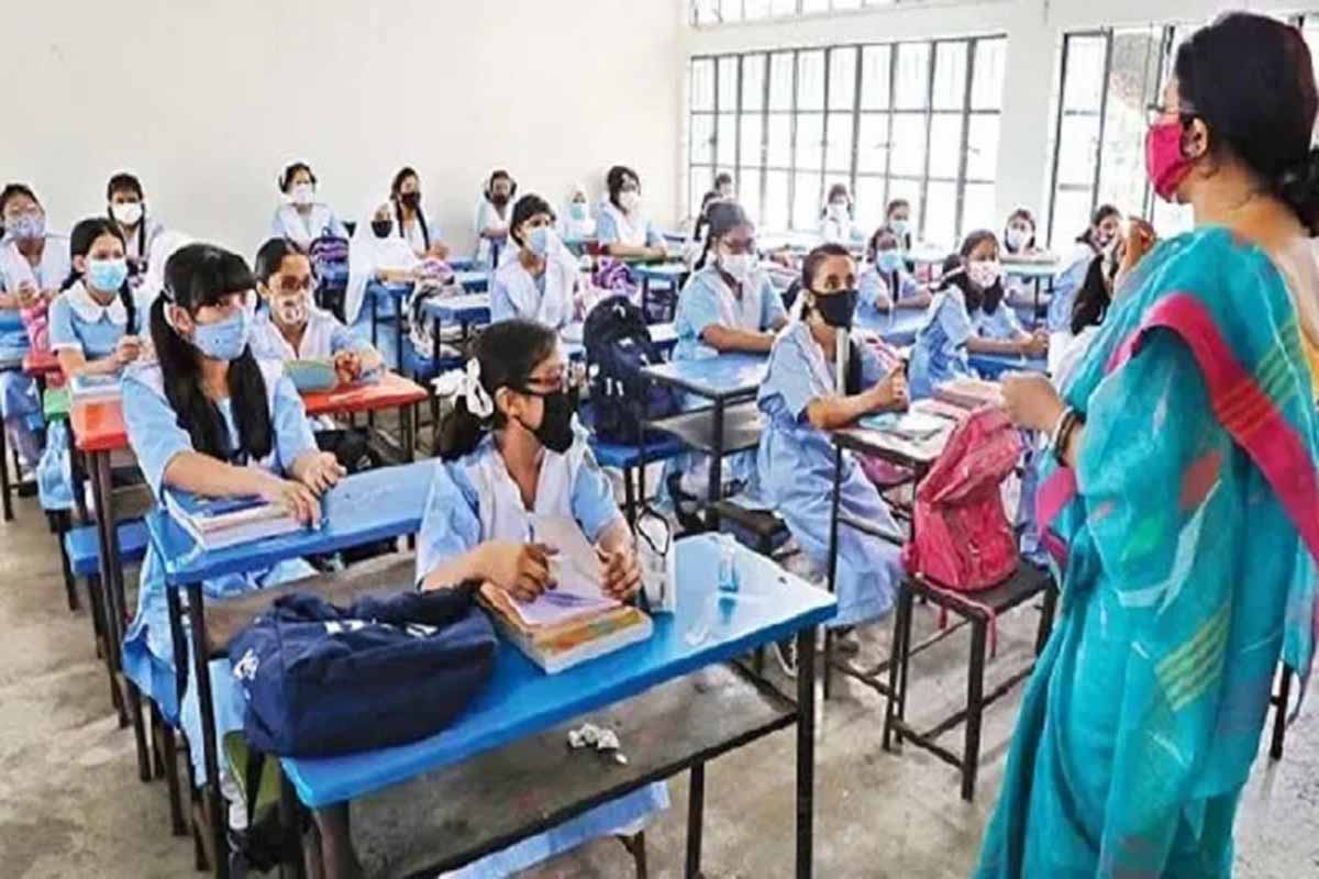 শনিবার শিক্ষাপ্রতিষ্ঠান খোলা রাখলে আন্দোলনের হুমকি