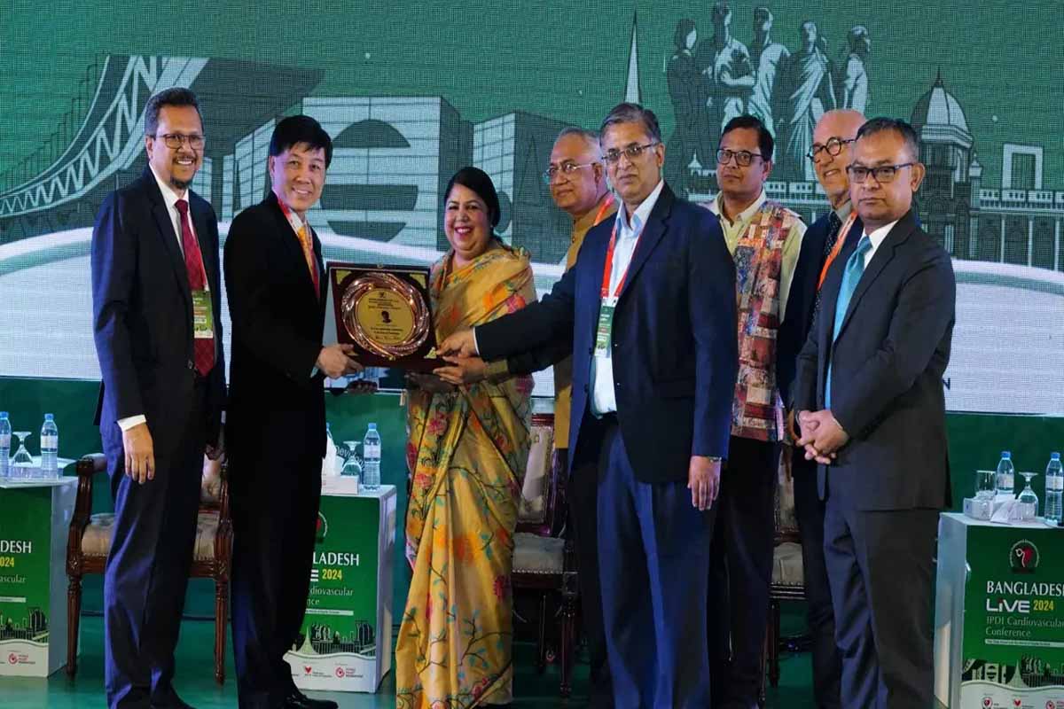 সীমাবদ্ধতা সত্ত্বেও স্বাস্থ্য খাতে ব্যাপক উন্নতি হচ্ছে