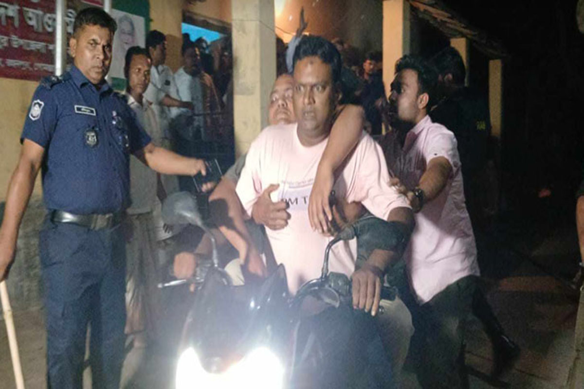 গোমস্তাপুরে ফলাফল ঘোষণা কেন্দ্রের সামনে সংঘর্ষ, আহত ২