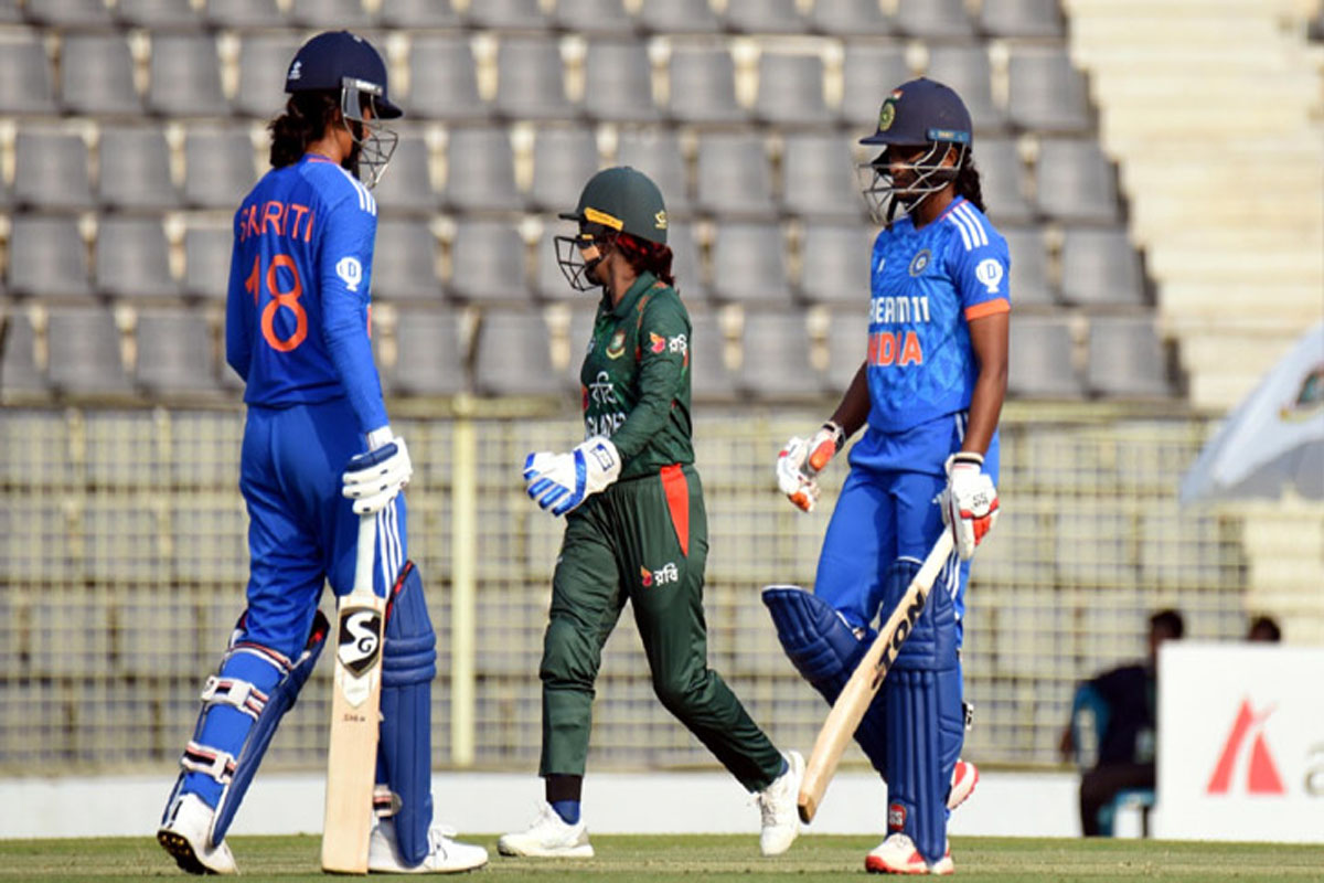 বাংলাদেশের সামনে কঠিন লক্ষ্য, উঁকি দিচ্ছে হোয়াইটওয়াশ