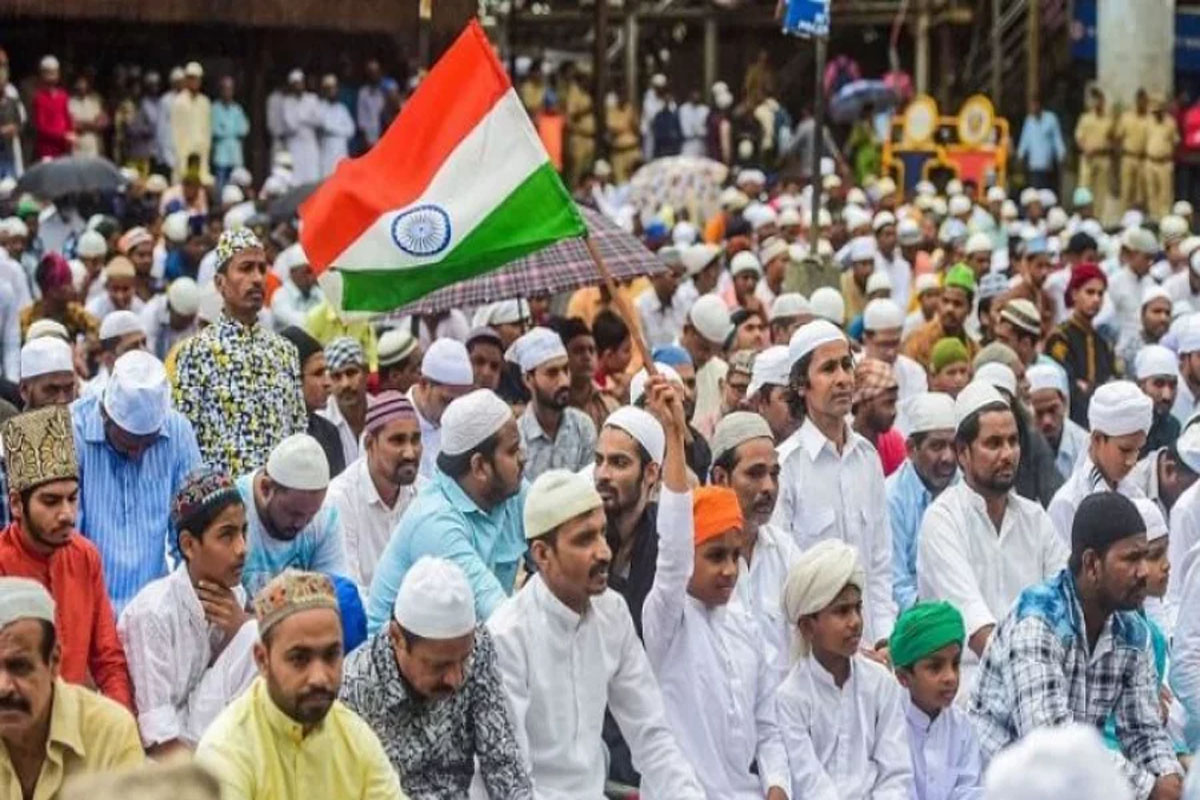 ভারতে কমেছে হিন্দু, বেড়েছে মুসলিম