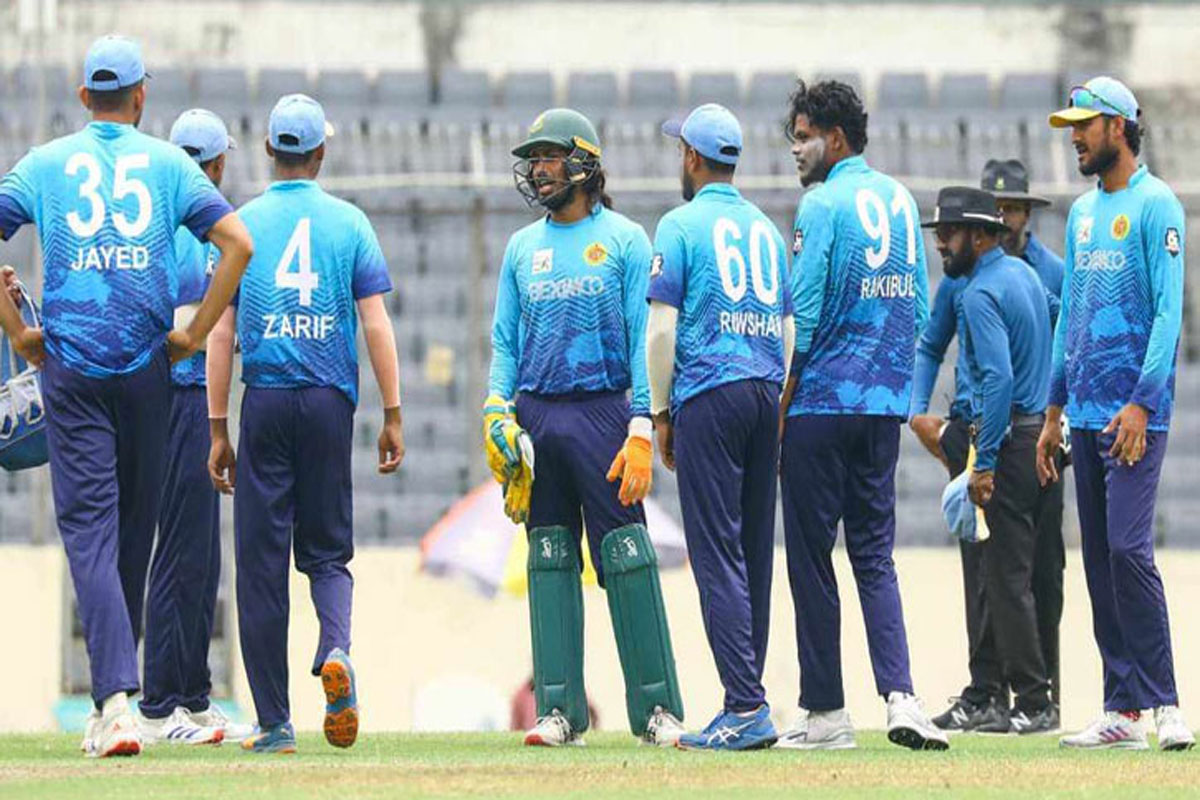 বিজয়ের সেঞ্চুরিতে অপরাজিত চ্যাম্পিয়ন আবাহনী