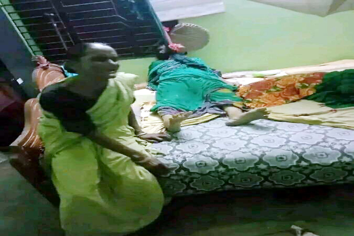লোহাগড়ায় রিজিয়া বেগমের গলায় ফাঁস লাগানো মরদেহ উদ্ধার,হত্যার অভিযোগ