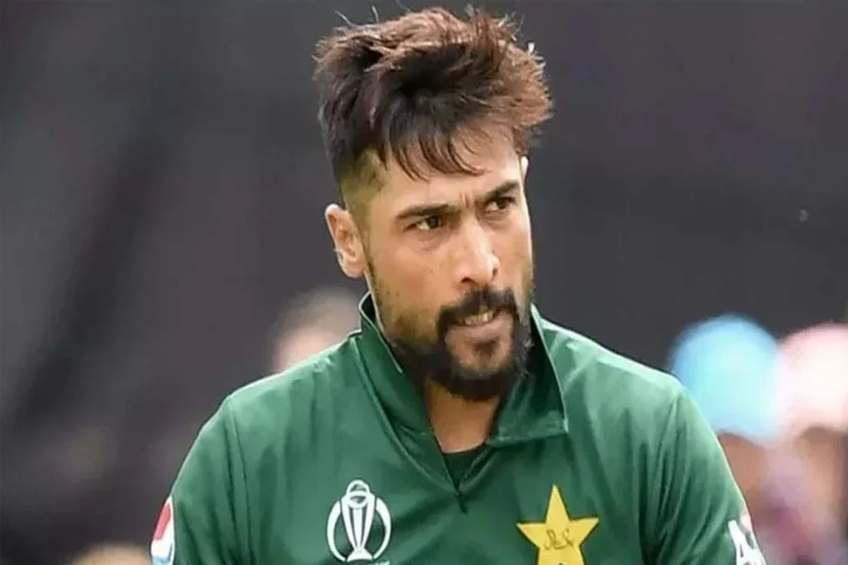 ১৫ বছরের ক্যারিয়ারে নয় বছর দলের বাইরে, আবার ফিরলেন আমির