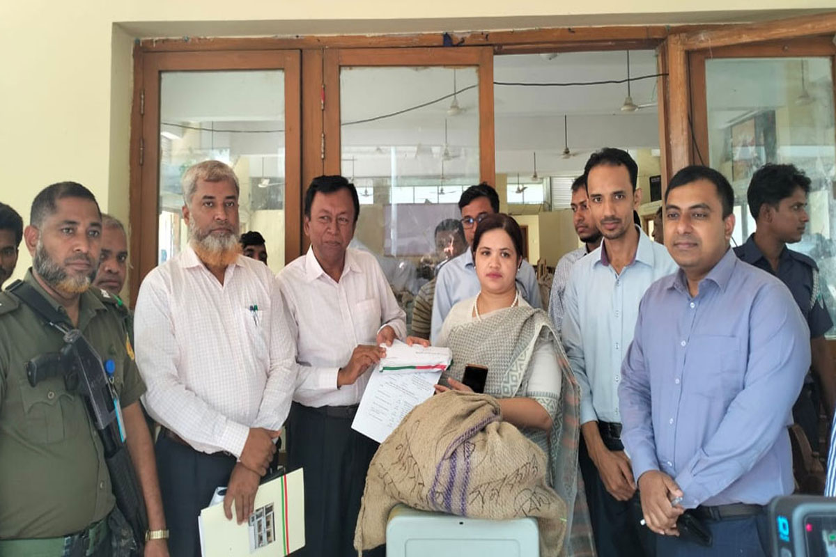 মিরসরাই উপজেলার ১১৩ কেন্দ্রে ভোটের সামগ্রী প্রেরণ