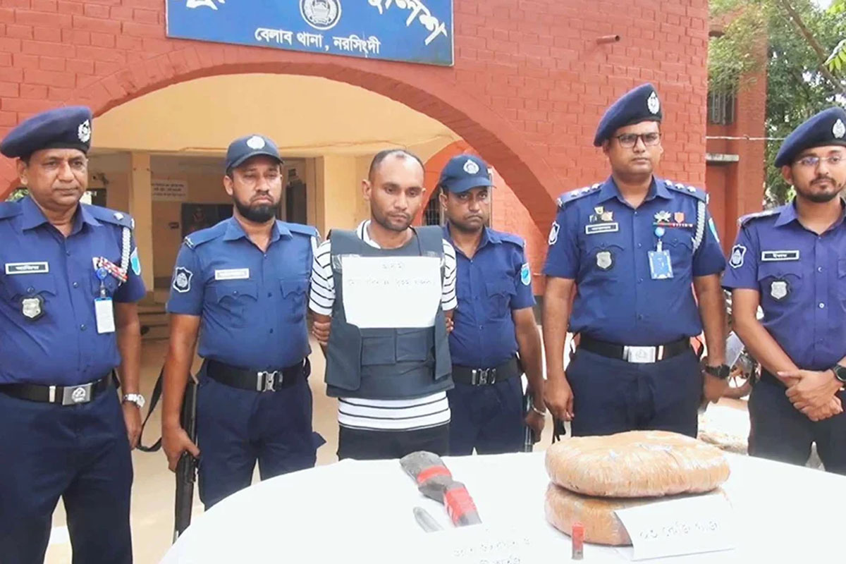 নরসিংদীতে আন্তজেলা মাদক ব্যবসায়ী চক্রের মূল হোতা গ্রেফতার