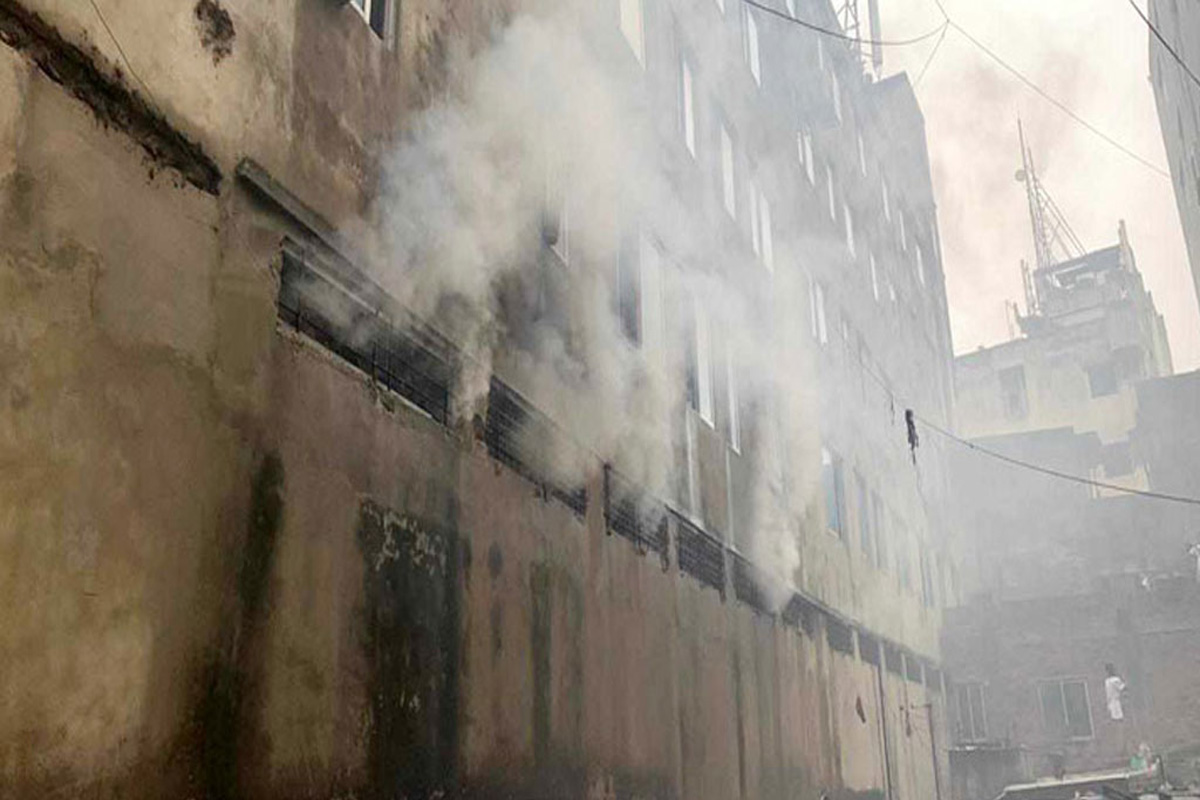 ধোলাইখালে মিউচুয়াল ট্রাস্ট ব্যাংকে আগুন