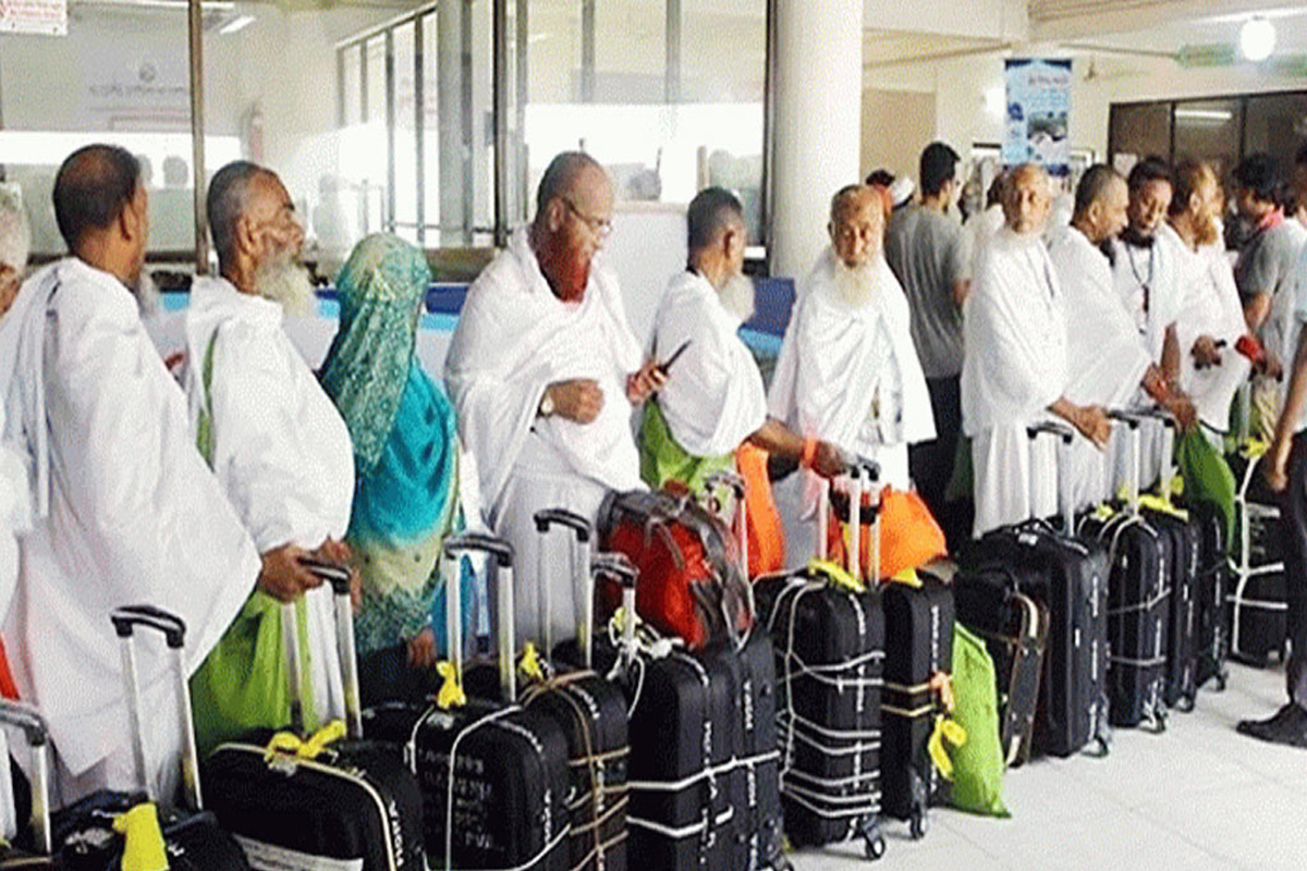সৌদি পৌঁছেছেন ২৭ হাজারের বেশি হজযাত্রী