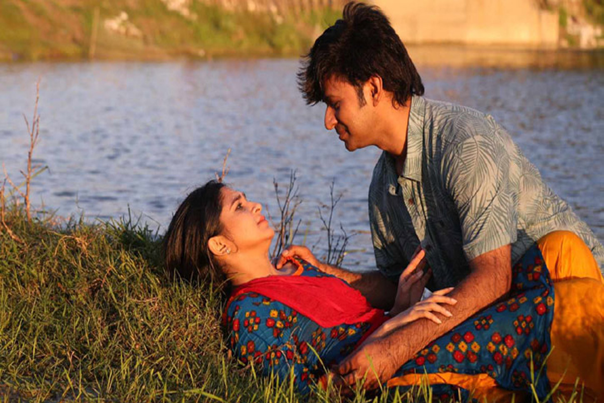 প্রেক্ষাগৃহে নিরব-স্পর্শিয়ার ‘সুস্বাগতম’