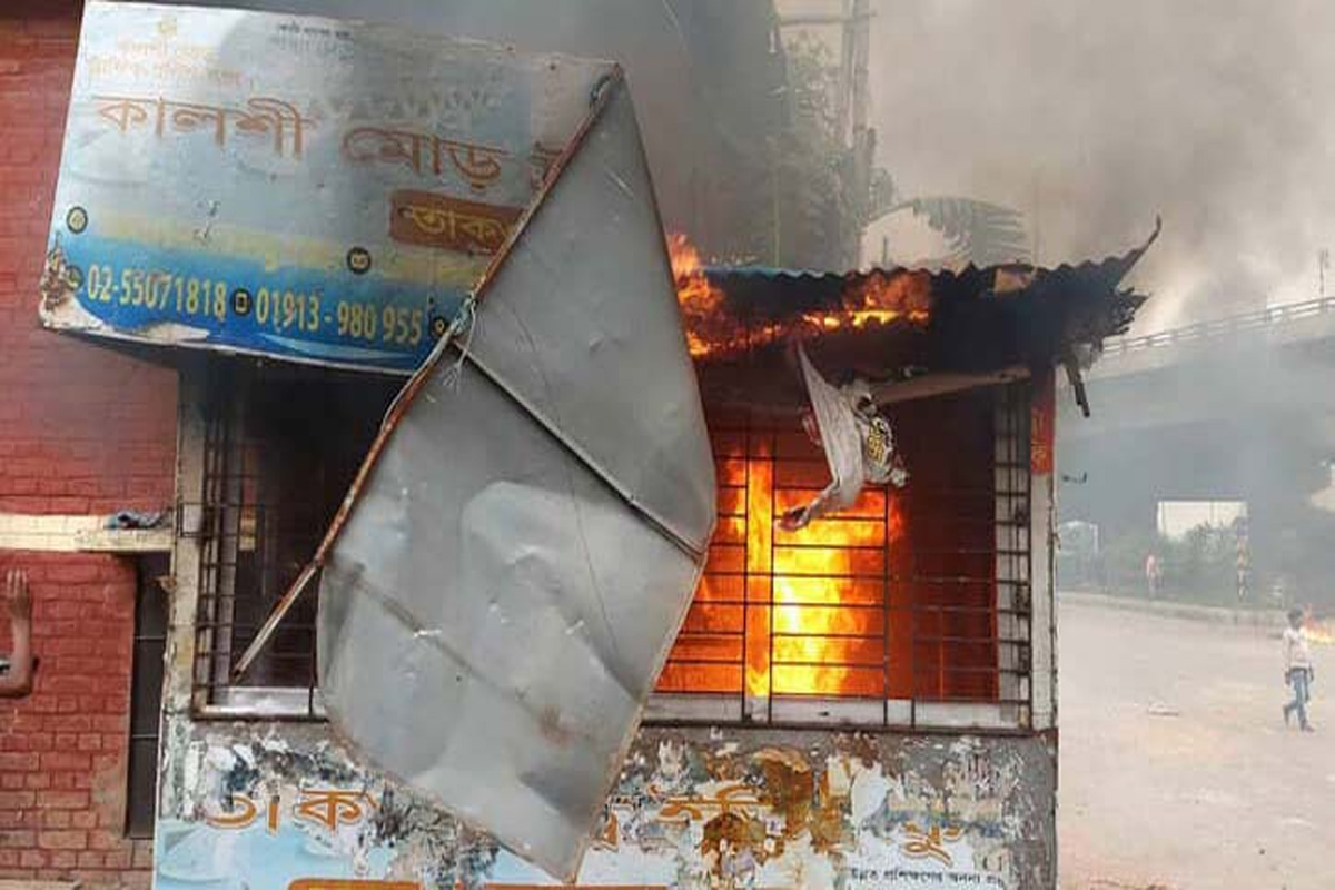 অটো রিকশাচালকদের তাণ্ডব চার মামলায় আসামি ২৫০০