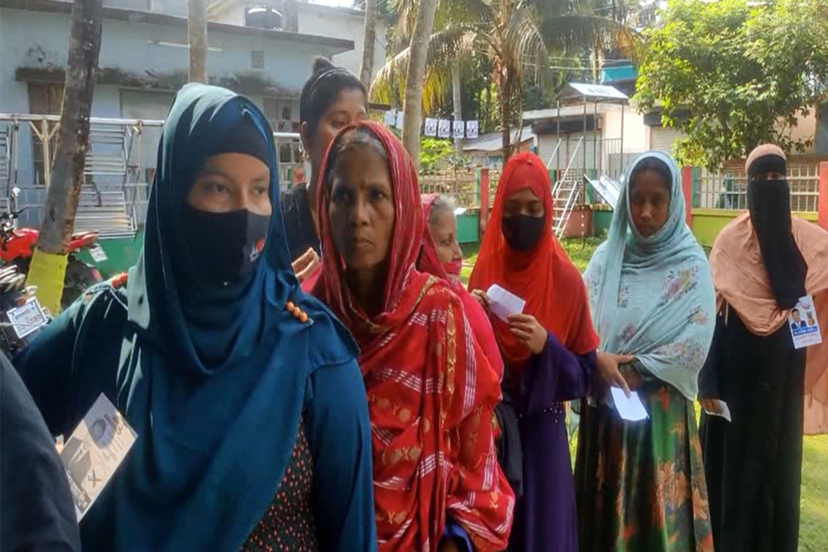 ঝালকাঠিতে নারী ভোটারদের উপস্থিতি বেশি