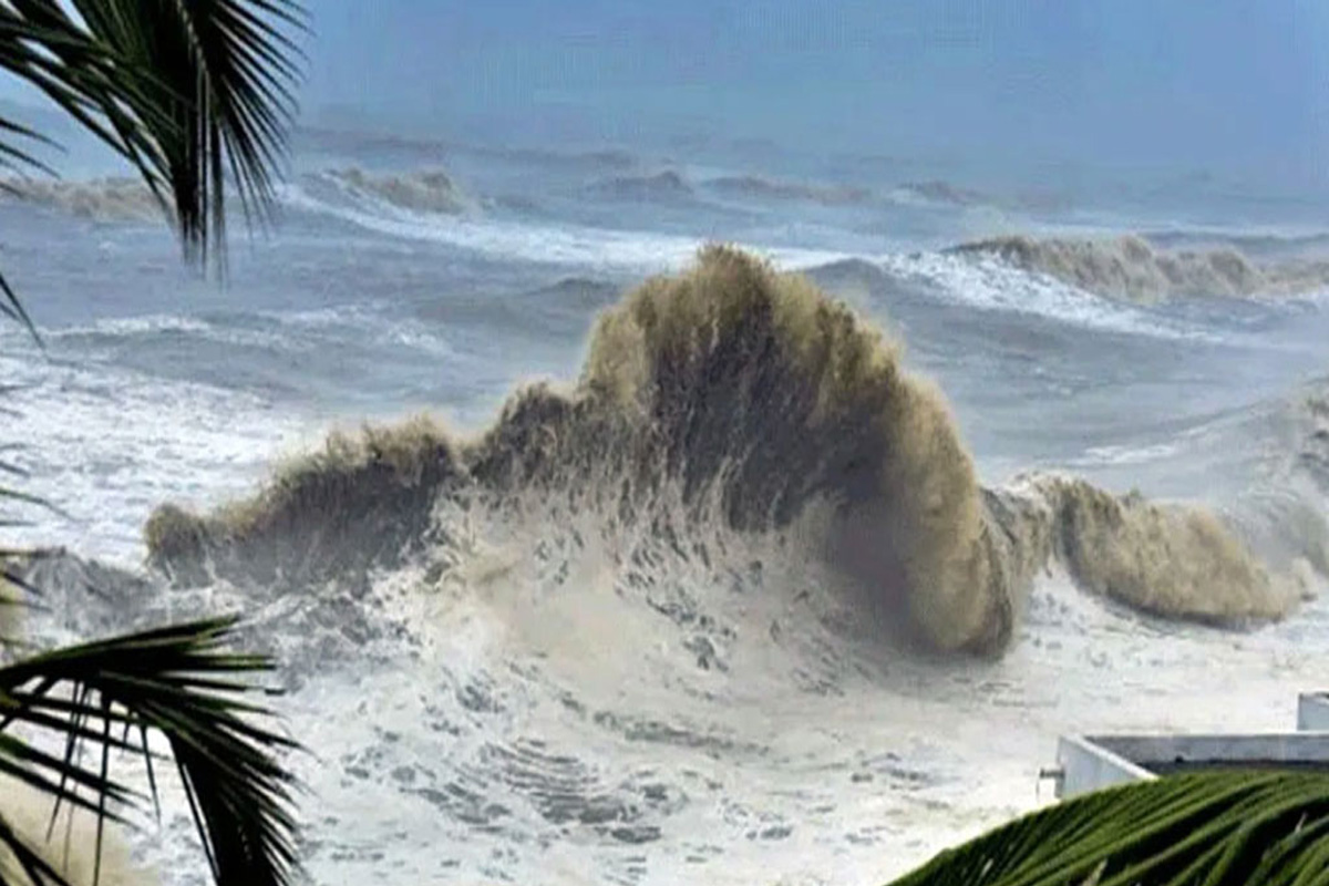 দুপুরে ঘূর্ণিঝড়ে রূপ নেবে গভীর নিম্নচাপ