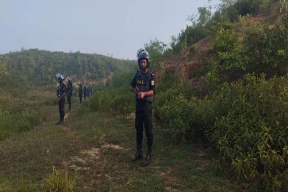 আরসার আস্তানায় র‍্যাবের অভিযান, অস্ত্র-গ্রেনেডসহ গ্রেপ্তার ২