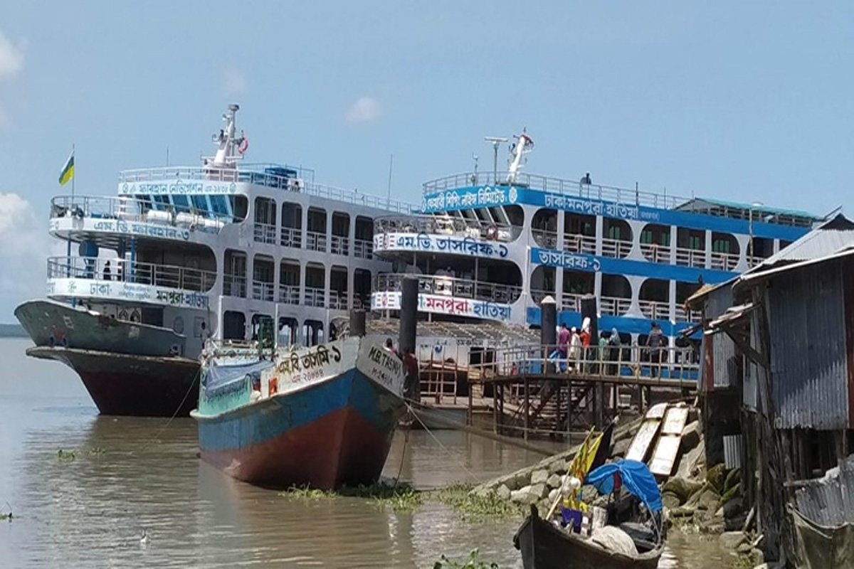 হাতিয়ার সঙ্গে সারা দেশের নৌ চলাচল বন্ধ