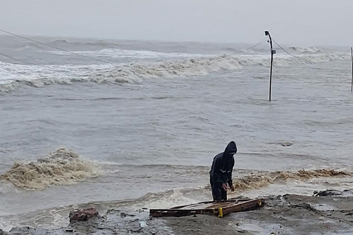 কুয়াকাটার হোটেল-মোটেলকে আশ্রয়কেন্দ্র ঘোষণা