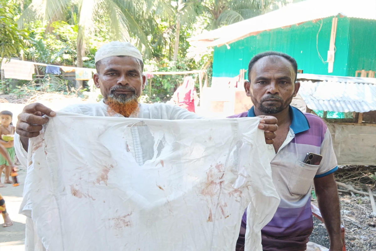 শ্বশুরকে জামাতার ঝাড়ু পেটা, নিন্দার ঝড়
