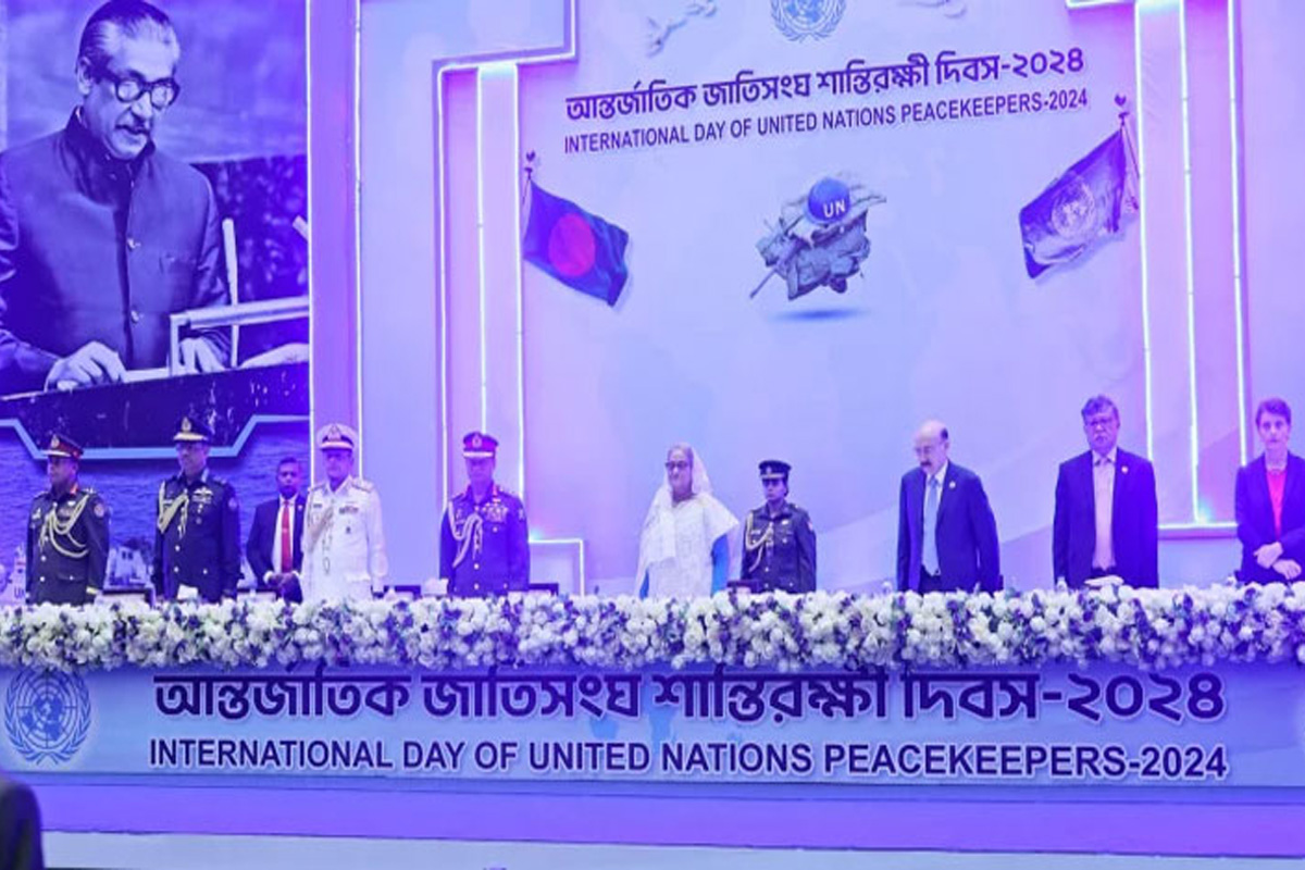 অস্ত্র প্রতি‌যো‌গিতার অর্থ জলবায়ু অভিঘাত থে‌কে রক্ষায় ব‌্যবহার করুন: প্রধানমন্ত্রী