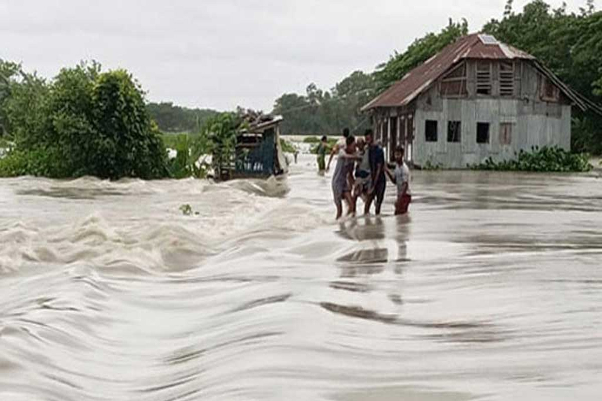 হেলিকপ্টারে চড়ে রেমালের তাণ্ডব দেখলেন প্রধানমন্ত্রী