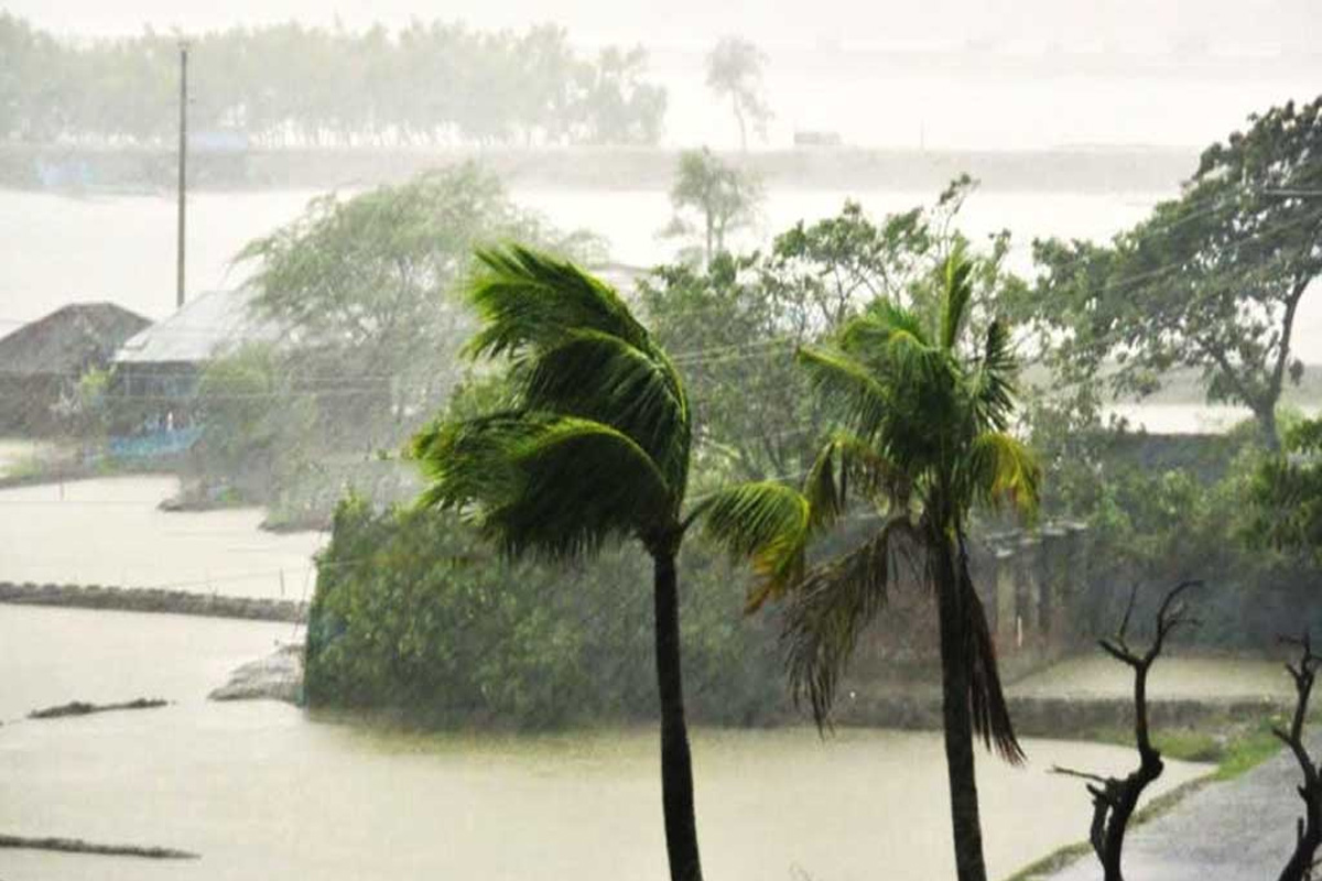 রাতেই যেসব অঞ্চলে ৮০ কিমি বেগে ঝড়ের আভাস